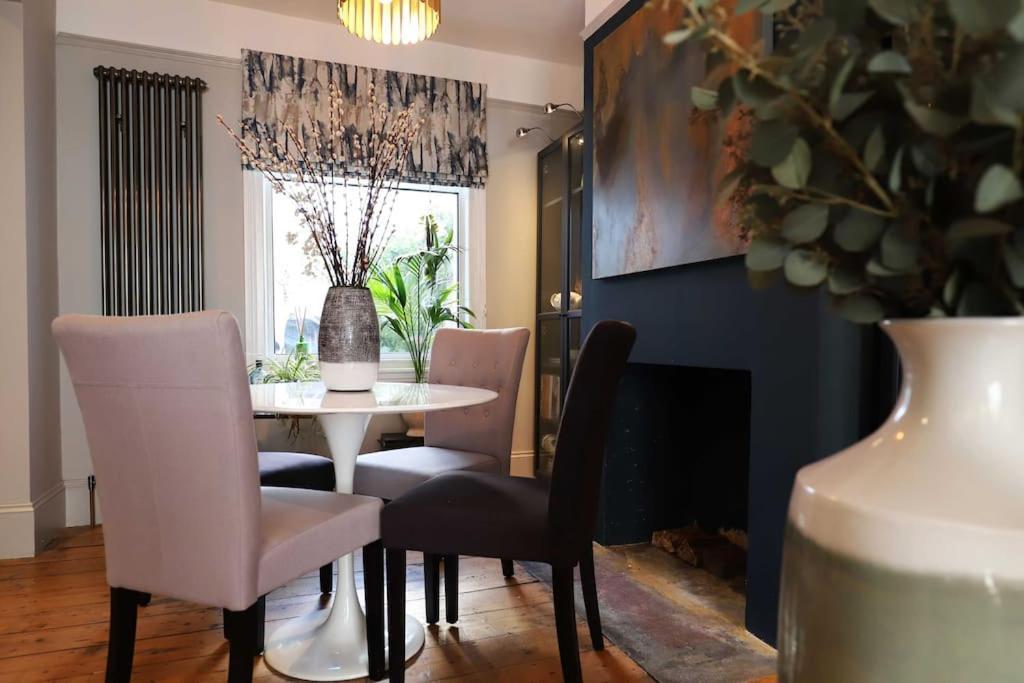 Stylish Townhouse 15 Mins To Laines & Seafront Villa Brighton Eksteriør billede