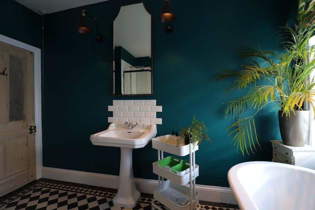Stylish Townhouse 15 Mins To Laines & Seafront Villa Brighton Eksteriør billede